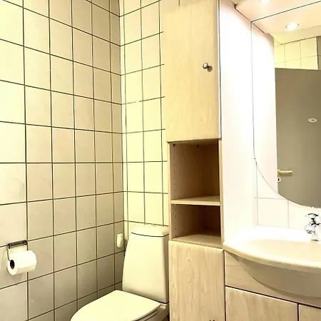 Spacious For 6 شقة